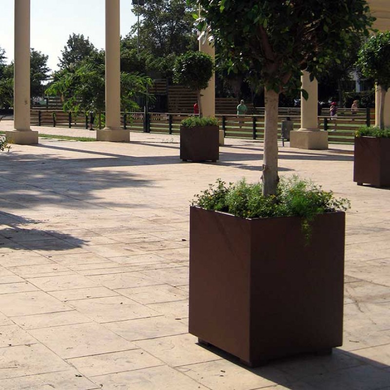 Jardinera rectangular baixa en corten